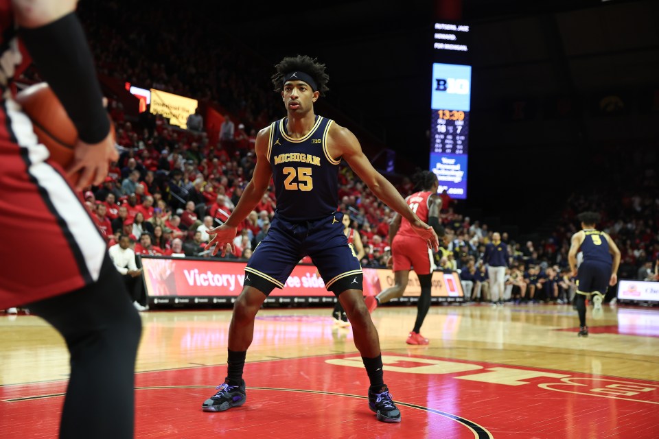 PISCATAWAY, NJ - FEBRUARY 29:  Jace Howard #25 of the Michigan Wolverines defends the ball during the first half of the college basketball game against the Rutgers Scarlet Knights on February 29, 2024 at Jersey Mikes Arena in Piscataway, New Jersey.  (Photo by Rich Graessle/Icon Sportswire via Getty Images)