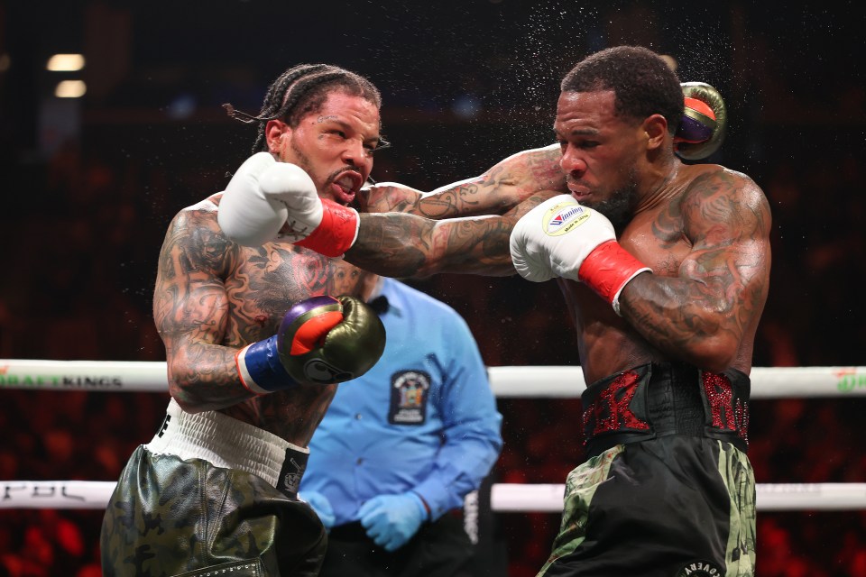NEW YORK, NEW YORK - MARCH 01:  Gervonta Davis exchanges punches with Lamont Roach Jr. during their bout for Davis' WBA lightweight title at Barclays Center on March 01, 2025 in New York City. (Photo by Al Bello/Getty Images)