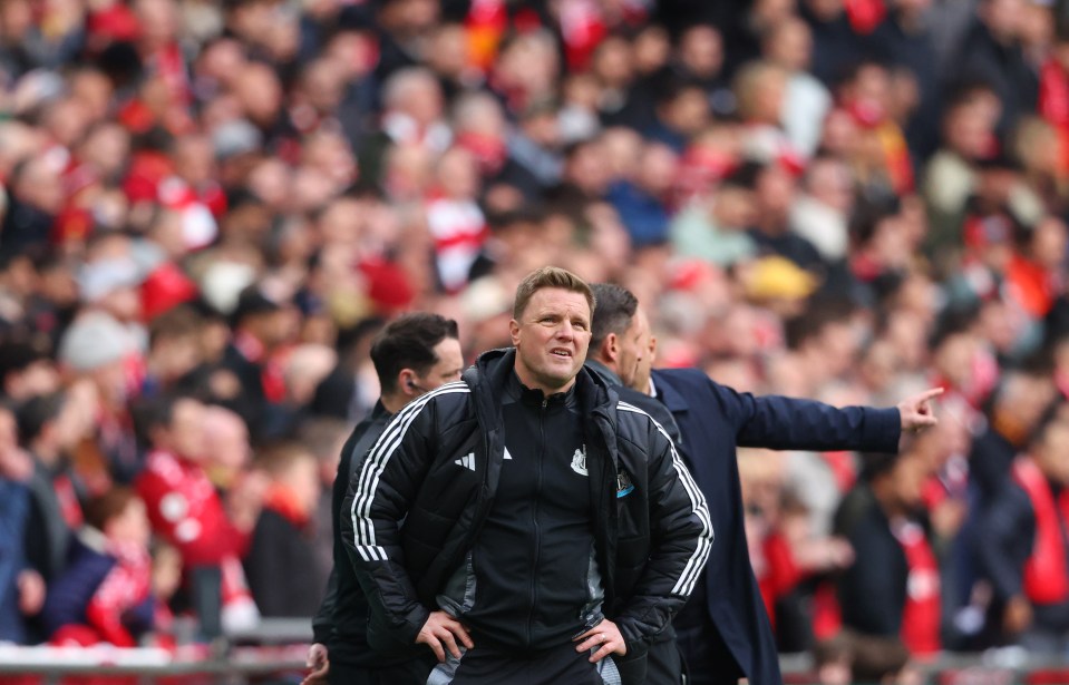 LONDON, ENGLAND - MARCH 16: Newcastle United manager Eddie Howe reacts during the Carabao Cup Final between Liverpool and Newcastle United at Wembley Stadium on March 16, 2025 in London, England. (Photo by Marc Atkins/Getty Images)