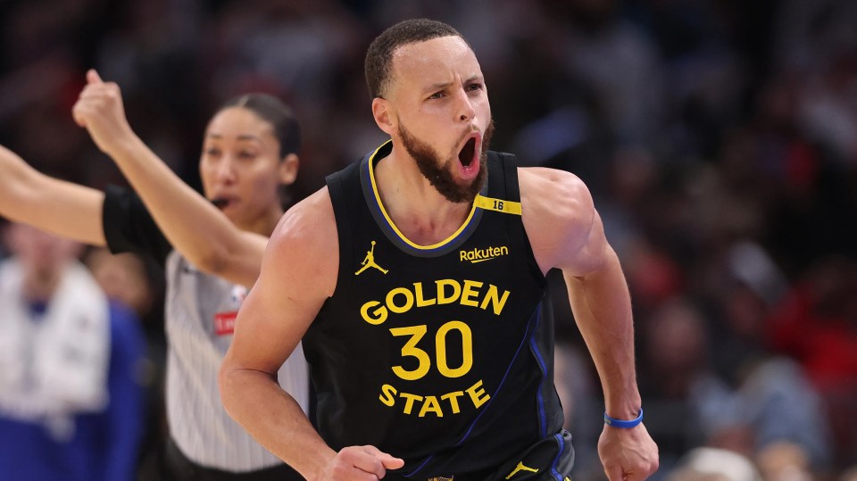 Steph Curry is still a scoring machine and carries the Warriors nightly