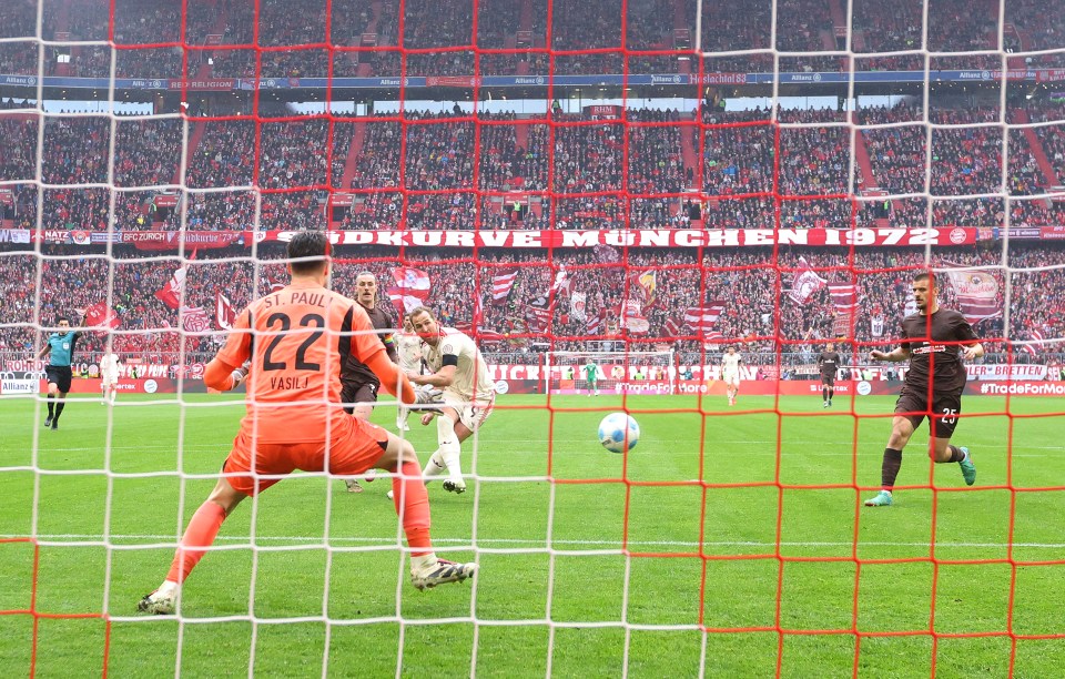 Kane put Bayern ahead against St Pauli