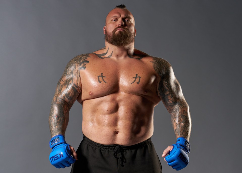 Hall's fight will be contested in four-minute rounds with 90 second breaks