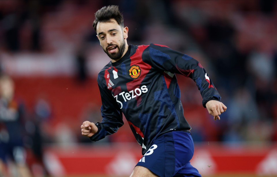 NOTTINGHAM, ENGLAND - APRIL 1: Bruno Fernandes of Manchester United warms up before the Premier League match between Nottingham Forest FC and Manchester United FC at City Ground on April 1, 2025 in Nottingham, England. (Photo by Nigel French/Sportsphoto/Allstar via Getty Images)