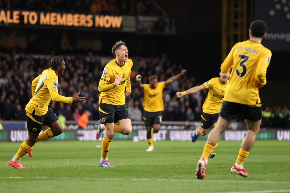 WOLVERHAMPTON, ENGLAND - APRIL 01: Jorgen Strand Larsen of Wolverhampton Wanderers celebrates scoring his team's first goal with teammates during the Premier League match between Wolverhampton Wanderers FC and West Ham United FC at Molineux on April 01, 2025 in Wolverhampton, England. (Photo by Jack Thomas - WWFC/Wolves via Getty Images)