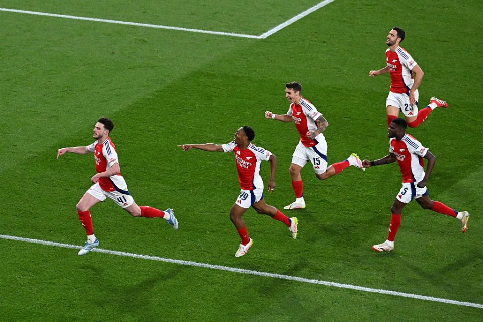 LONDON, ENGLAND - APRIL 08: Declan Rice of Arsenal celebrates scoring his team's first goal during the UEFA Champions League 2024/25 Quarter Final First Leg match between Arsenal FC and Real Madrid C.F. at Emirates Stadium on April 08, 2025 in London, England. (Photo by Alex Burstow/Arsenal FC via Getty Images)