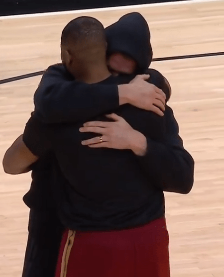 Love and his former teammate Thompson shared an embrace on the court