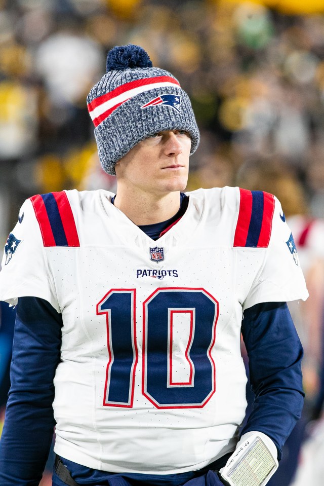 PITTSBURGH, PA - DECEMBER 07: New England Patriots quarterback Mac Jones (10) looks on during the regular season NFL football game between the New England Patriots and Pittsburgh Steelers on December 07, 2023 at Acrisure Stadium in Pittsburgh, PA. (Photo by Mark Alberti/Icon Sportswire via Getty Images)