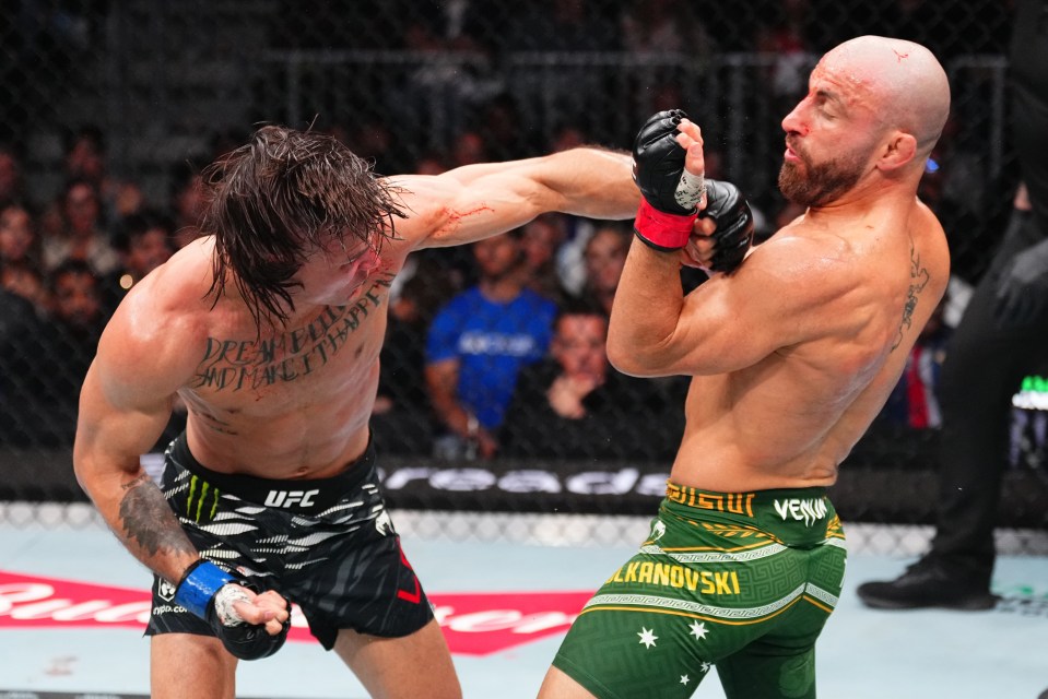 Volkanovski overcame adversity in his main event bout with Lopes after being knocked down in the second round