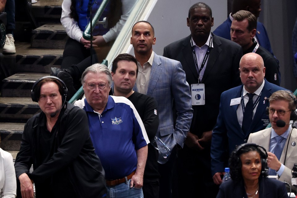 Mavericks fans targeted GM Harrison with chants during the loss to the Lakers