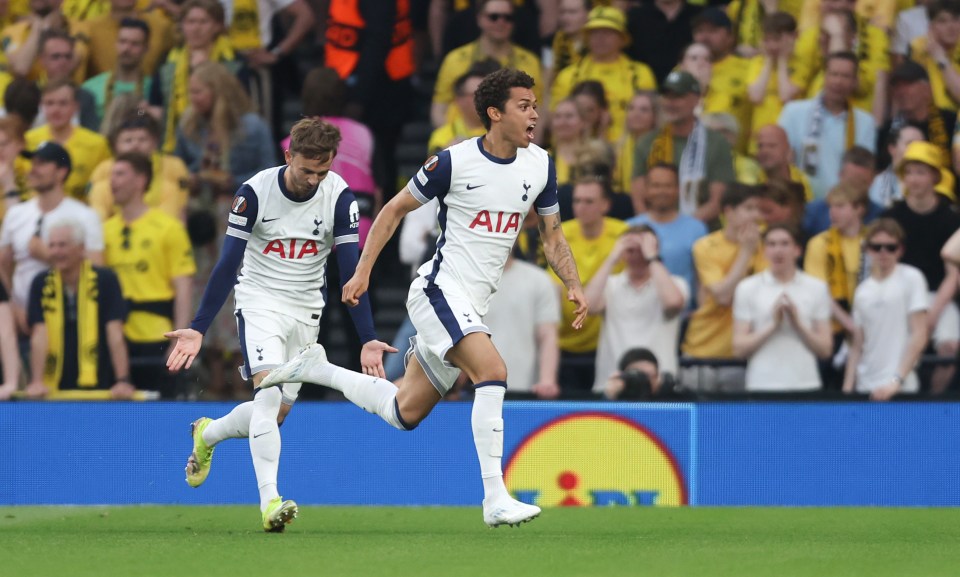 LONDON, ENGLAND - MAY 1: Tottenham Hotspur's Brennan Johnson celebrates scoring his side's first goal during the UEFA Europa League 2024/25 Semi Final First Leg match between Tottenham Hotspur and FK Bodo/Glimt at Tottenham Hotspur Stadium on May 1, 2025 in London, England. (Photo by Rob Newell - CameraSport via Getty Images)