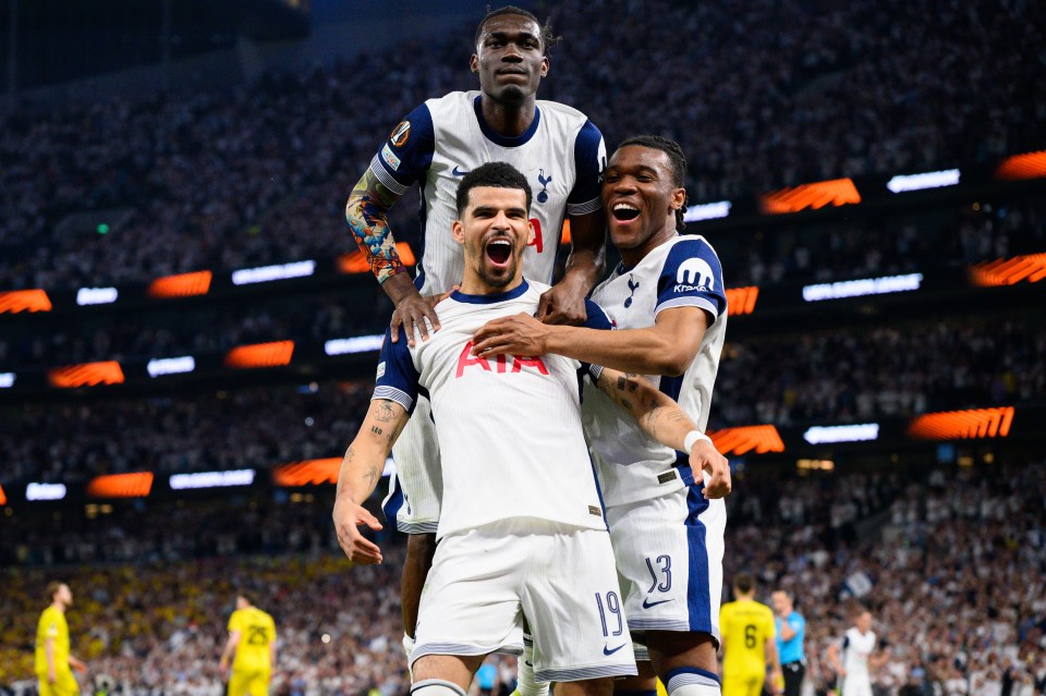 LONDON, ENGLAND - MAY 1: Dominic Solanke of Tottenham Hotspur FC celebrates with Destiny Udogie and Yves Bissouma after scoring goal during the UEFA Europa League 2024/25 Semi Final First Leg match between Tottenham Hotspur and FK Bodo/Glimt at Tottenham Hotspur Stadium on May 1, 2025 in London, England. (Photo by Sebastian Frej/MB Media/Getty Images)