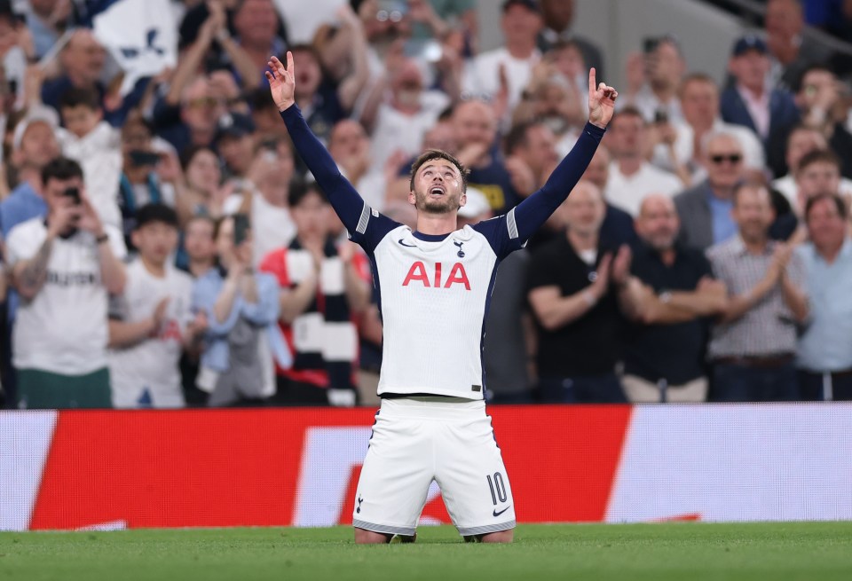 LONDON, ENGLAND - MAY 01: James Maddison of Tottenham Hotspur celebrates scoring his team's second goal during the UEFA Europa League 2024/25 Semi Final First Leg match between Tottenham Hotspur and FK Bodo/Glimt at Tottenham Hotspur Stadium on May 01, 2025 in London, England. (Photo by Ryan Pierse/Getty Images)