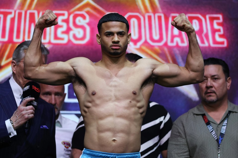 'Rolly' takes on Garcia in his first fight since September for the WBA welterweight 'regular' title